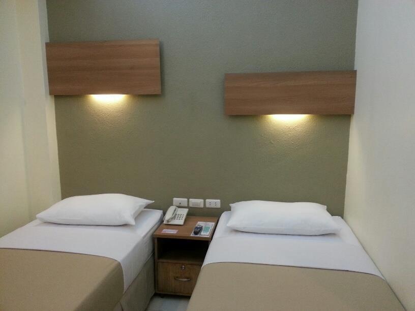 The Center Suites Cebu Zewnętrze zdjęcie