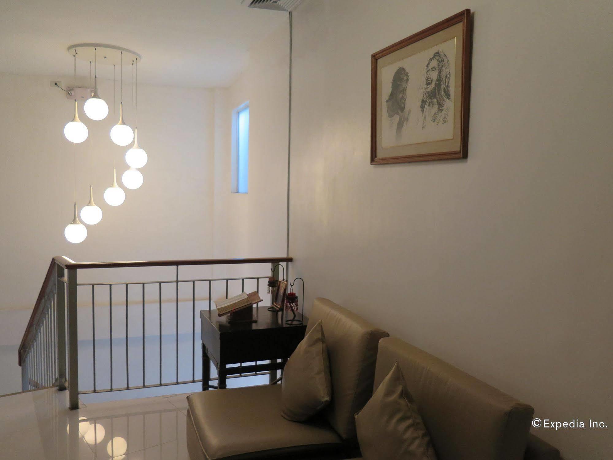 The Center Suites Cebu Zewnętrze zdjęcie
