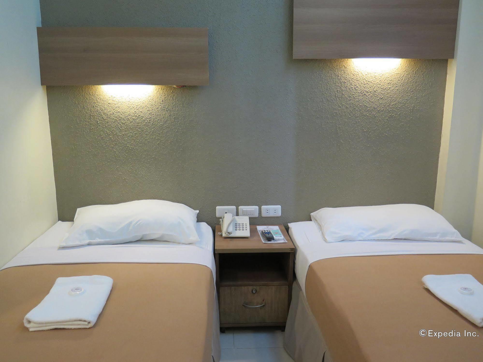 The Center Suites Cebu Zewnętrze zdjęcie