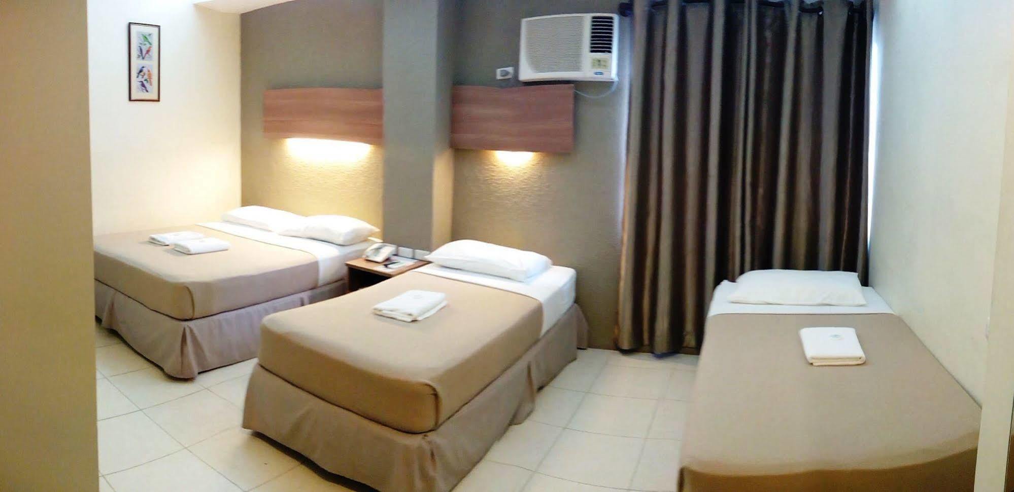 The Center Suites Cebu Zewnętrze zdjęcie