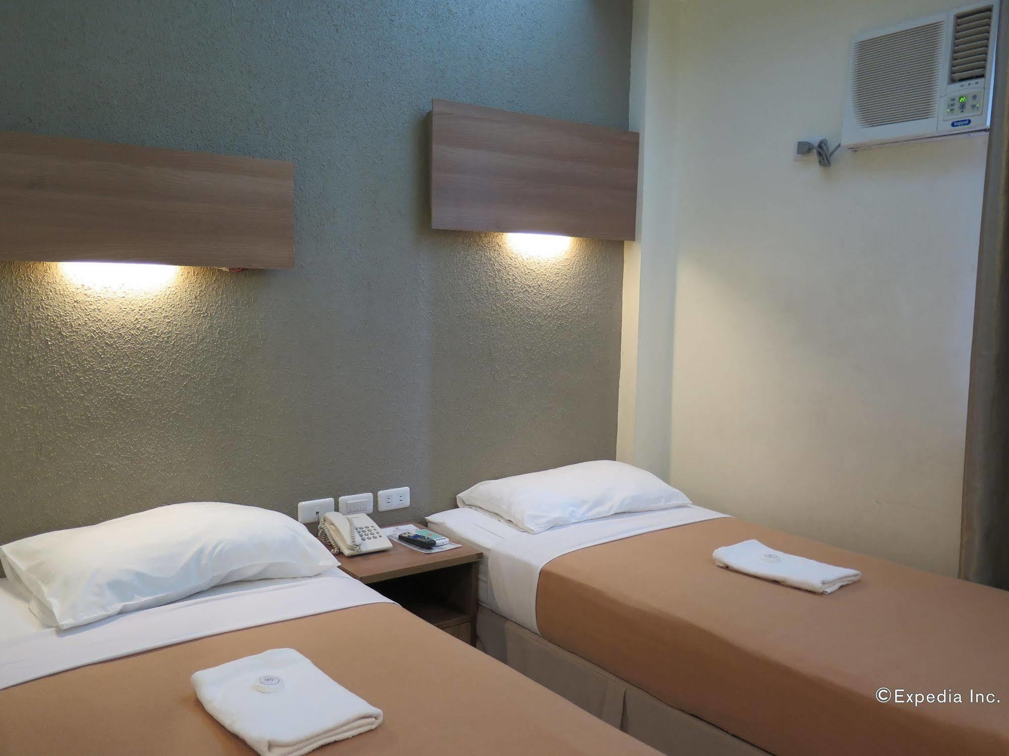 The Center Suites Cebu Zewnętrze zdjęcie
