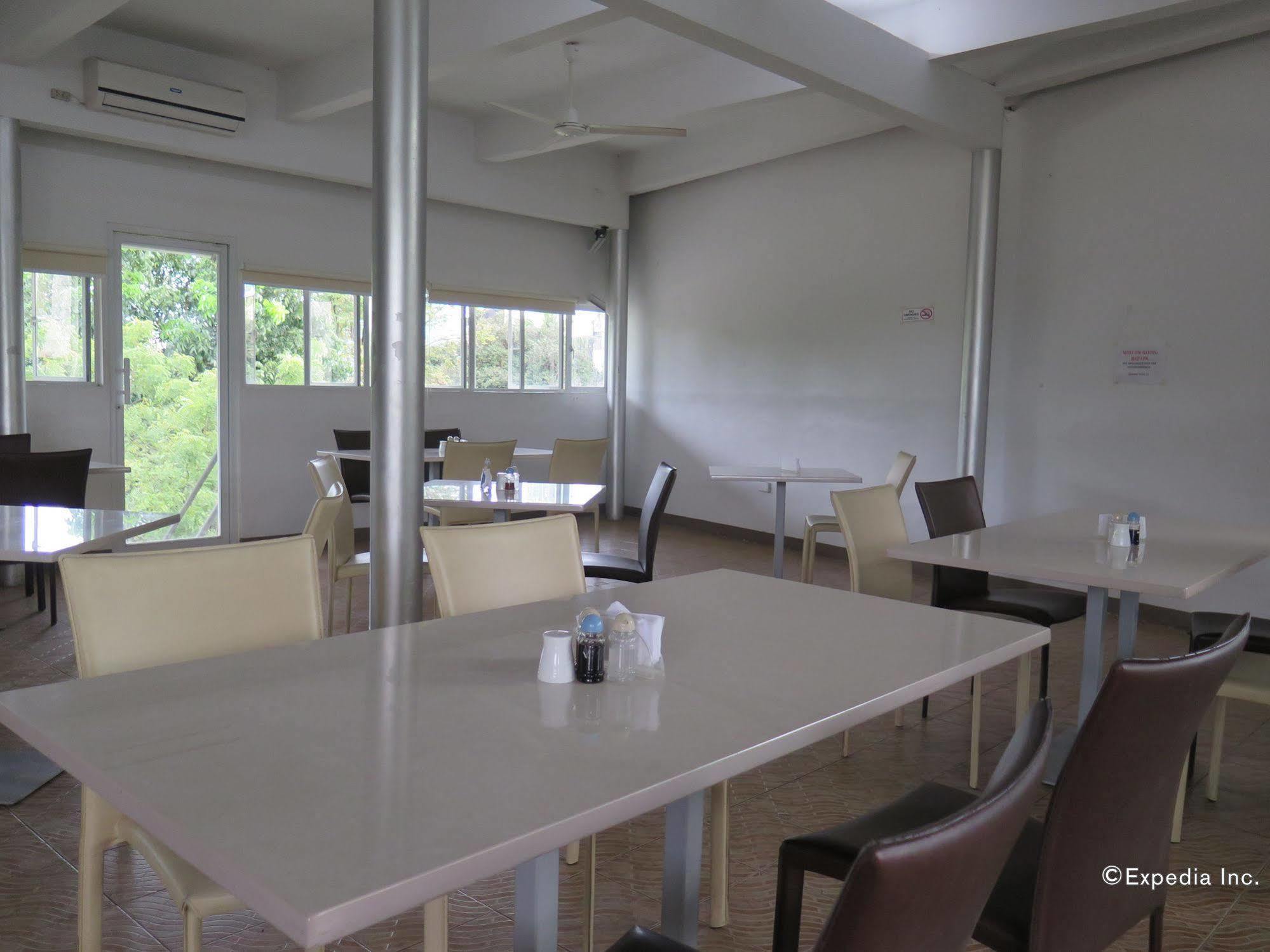 The Center Suites Cebu Zewnętrze zdjęcie