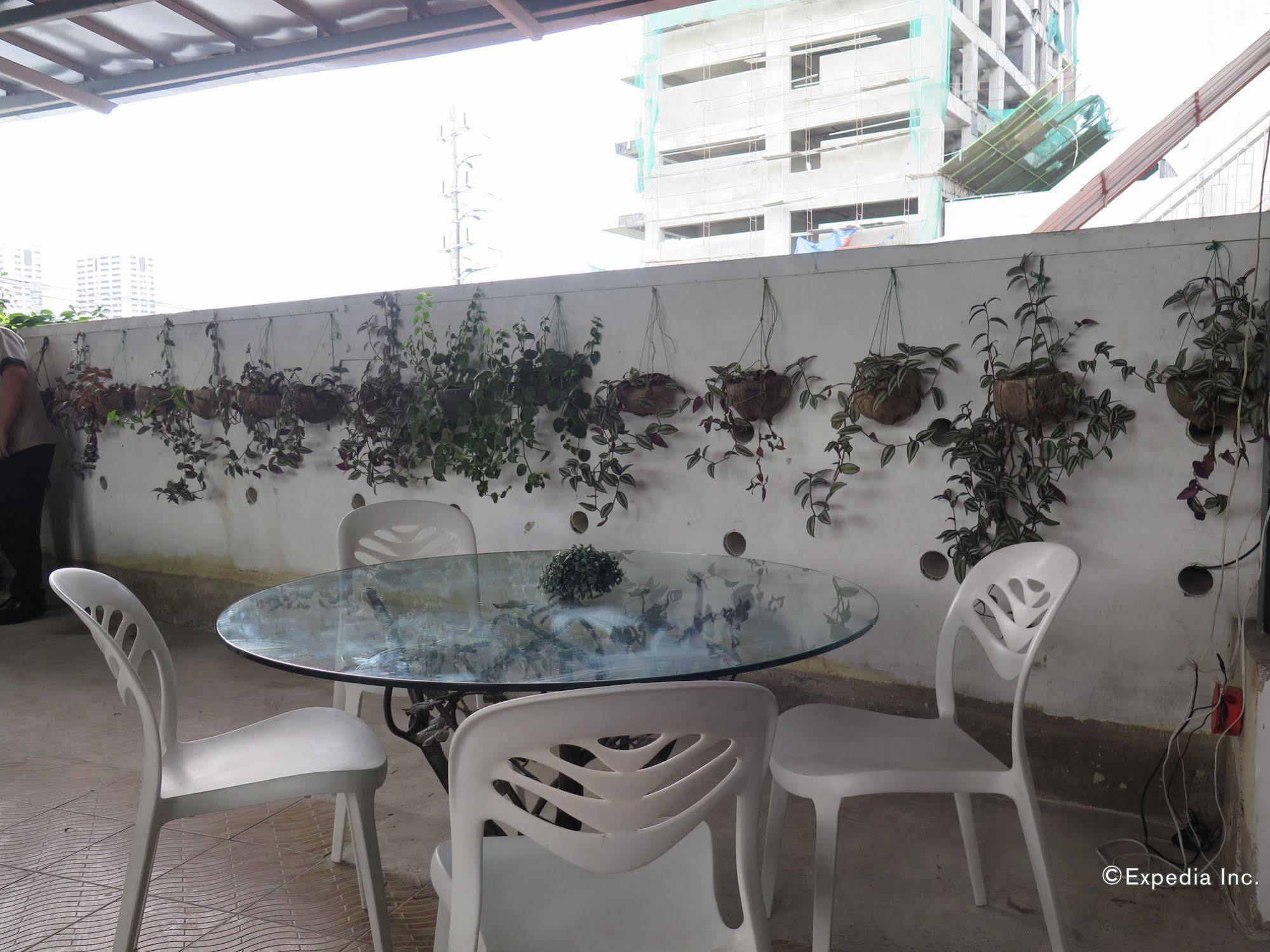 The Center Suites Cebu Zewnętrze zdjęcie