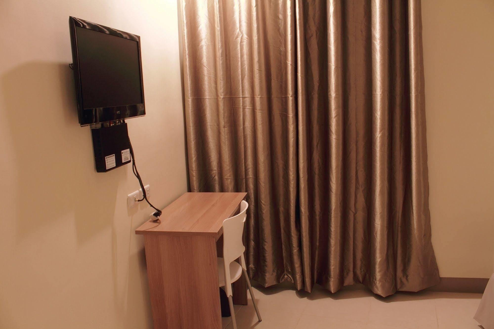 The Center Suites Cebu Zewnętrze zdjęcie
