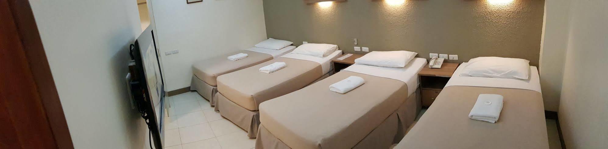 The Center Suites Cebu Zewnętrze zdjęcie
