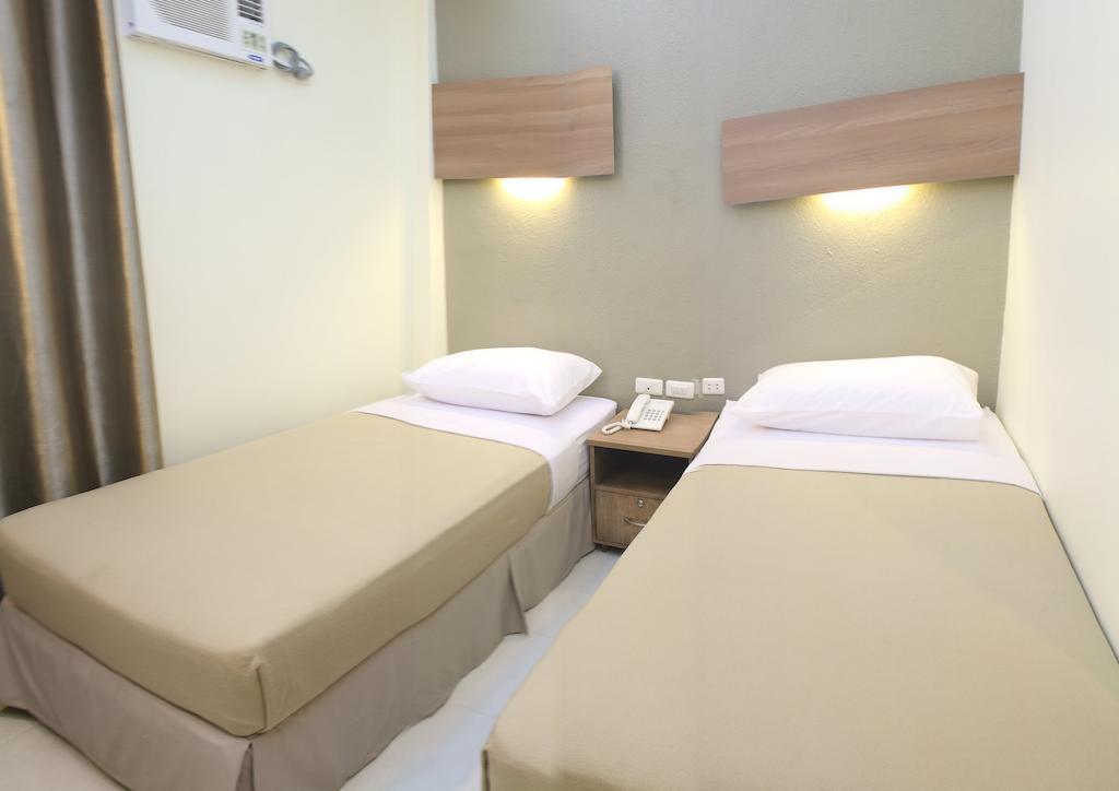 The Center Suites Cebu Zewnętrze zdjęcie