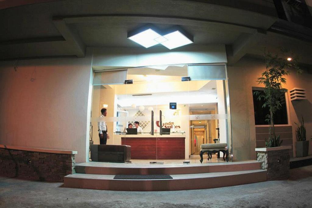 The Center Suites Cebu Zewnętrze zdjęcie