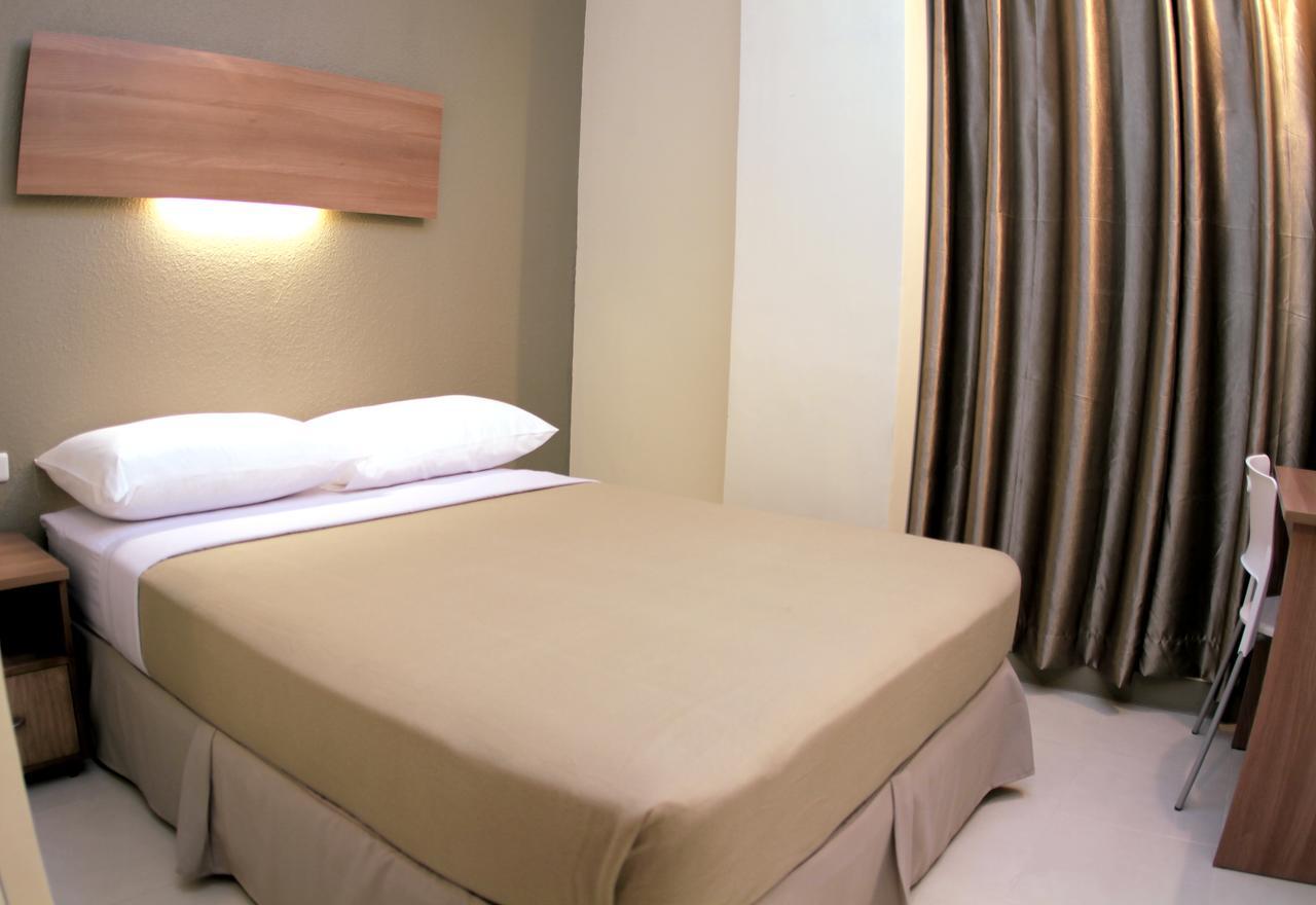 The Center Suites Cebu Zewnętrze zdjęcie
